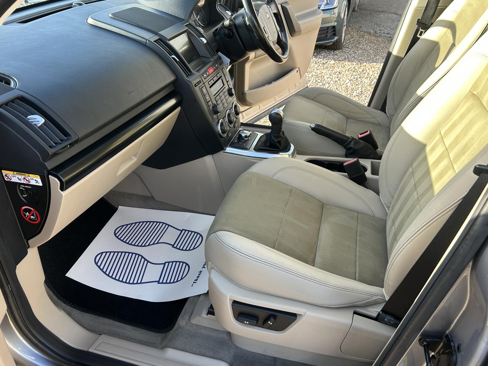 Land Rover Freelander 2 2.2 TD4 XS SUV 5dr Diesel Manual 4WD Euro 5 (s/s) (150 ps)