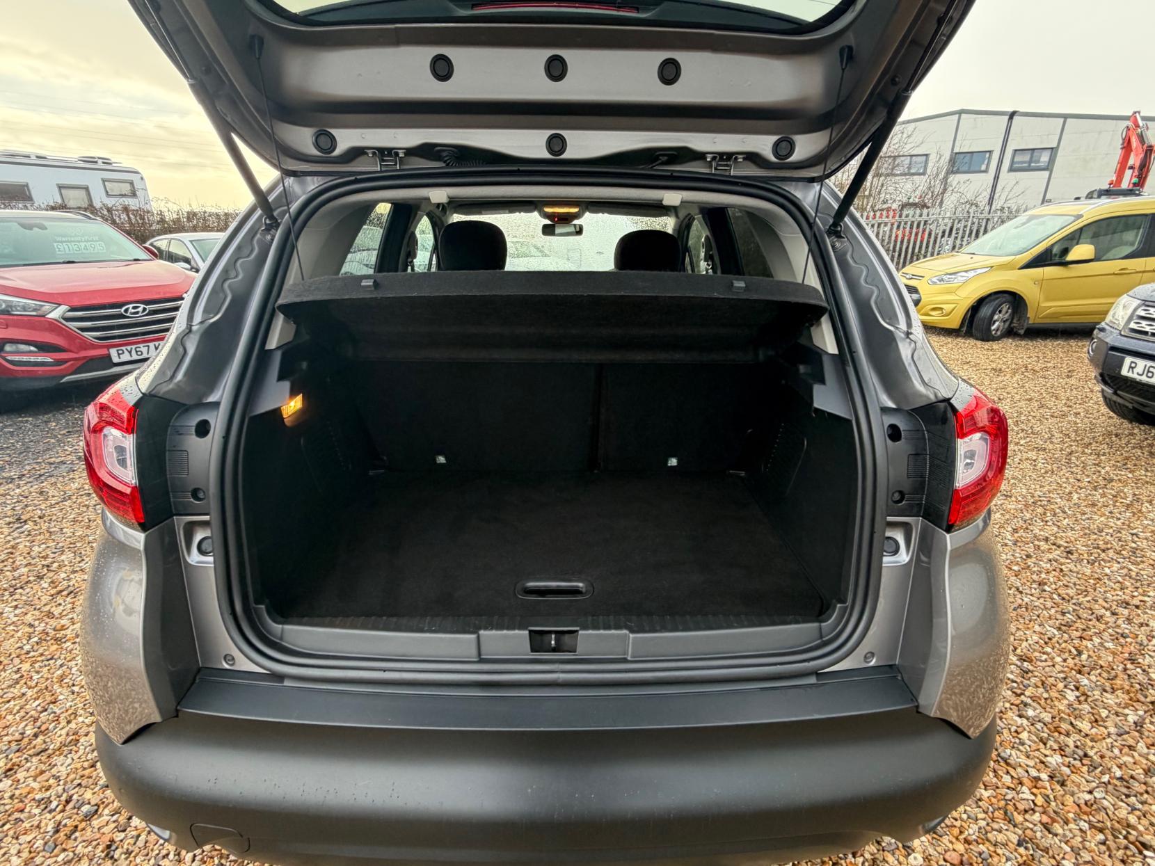 Renault Captur 1.5 dCi ENERGY Dynamique S MediaNav SUV 5dr Diesel Manual Euro 5 (s/s) (90 ps)