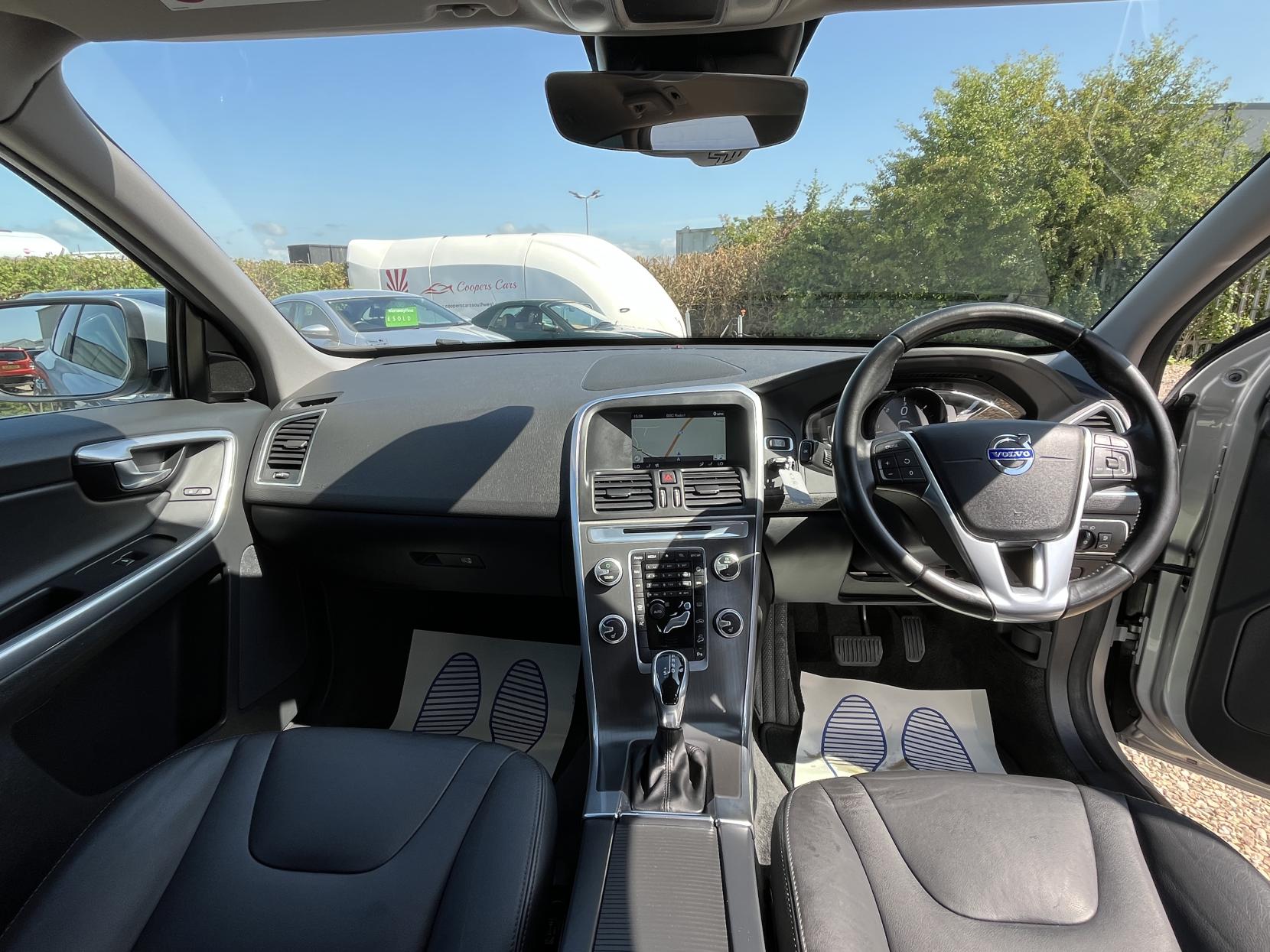 Volvo XC60 2.4 D5 SE Lux Nav SUV 5dr Diesel Auto AWD Euro 6 (s/s) (220 ps)