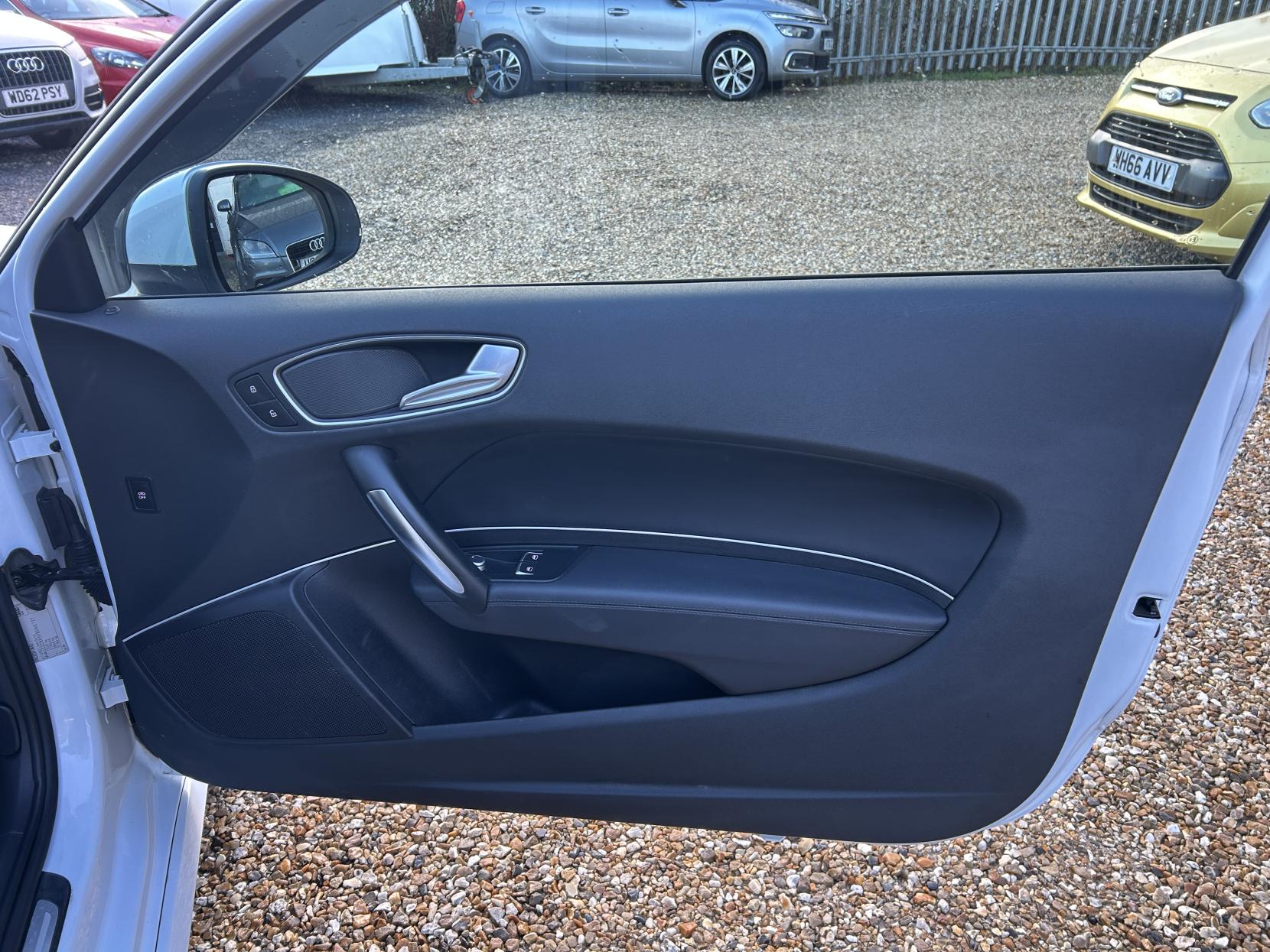 Audi A1 1.4 TFSI S line Hatchback 3dr Petrol Manual Euro 6 (s/s) (125 ps)