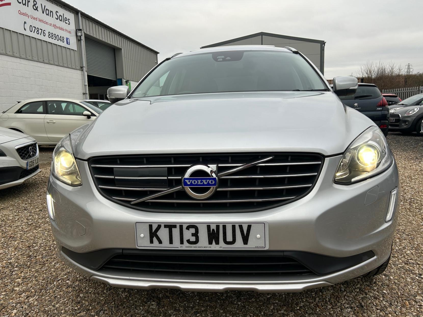 Volvo XC60 2.4 D5 SE Lux Nav SUV 5dr Diesel Geartronic AWD Euro 5 (215 ps)