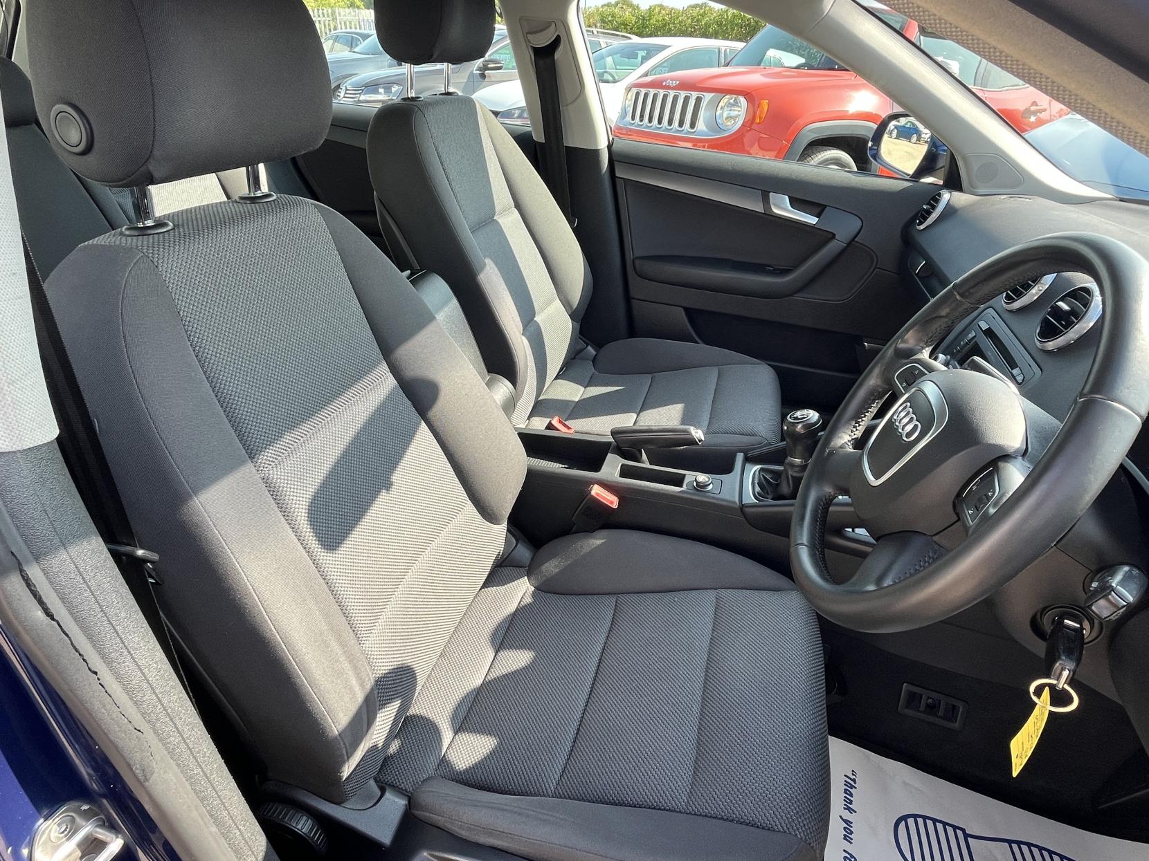 Audi A3 1.6 Technik SE Sportback 5dr Petrol Manual Euro 4 (102 ps)