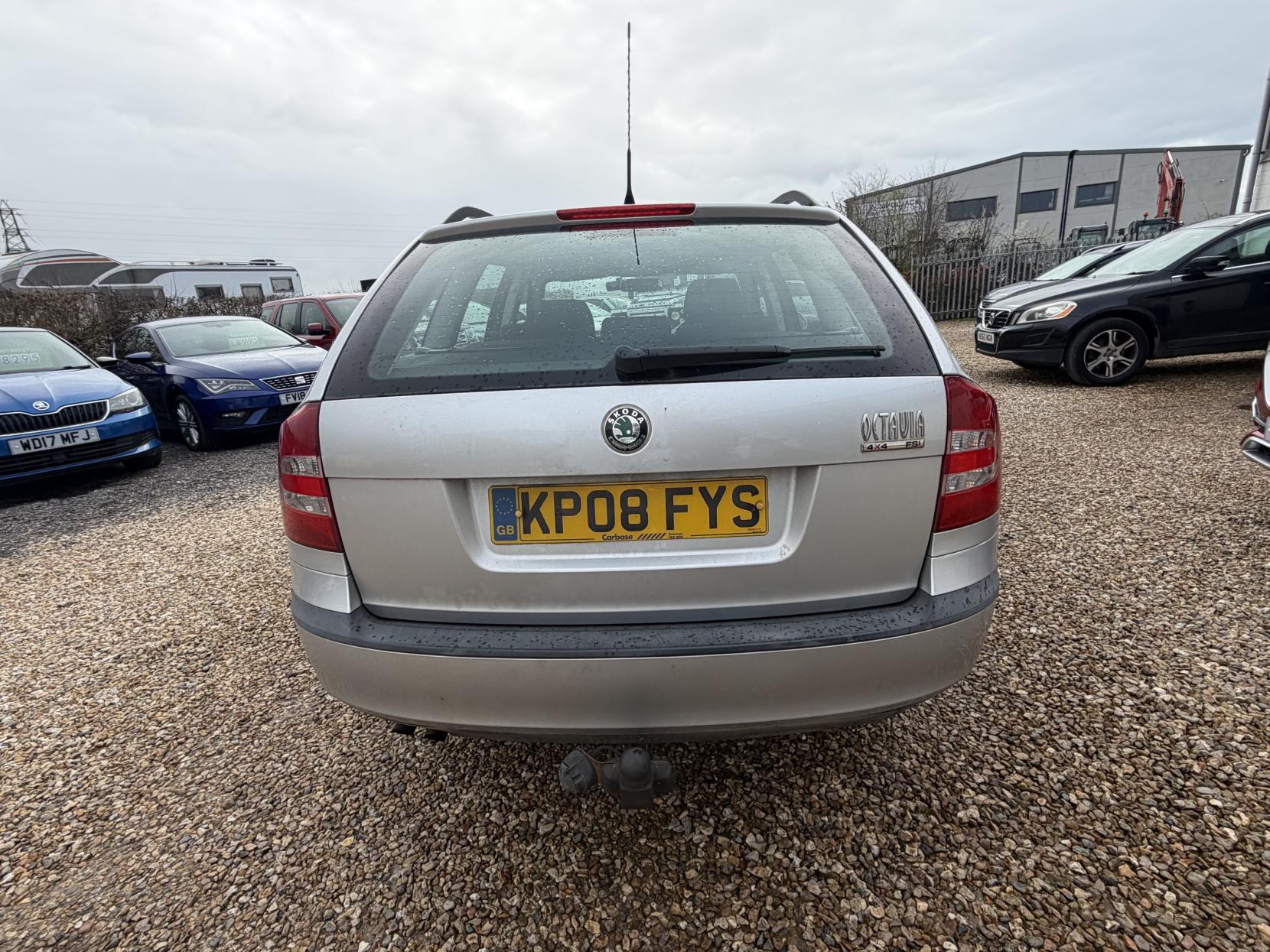 Skoda Octavia 2.0 FSI Estate 5dr Petrol Manual 4WD Euro 4 (150 bhp)