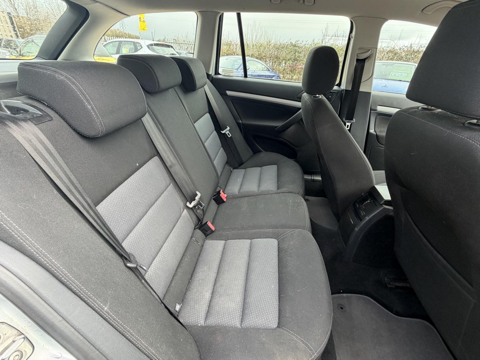 Skoda Octavia 2.0 FSI Estate 5dr Petrol Manual 4WD Euro 4 (150 bhp)