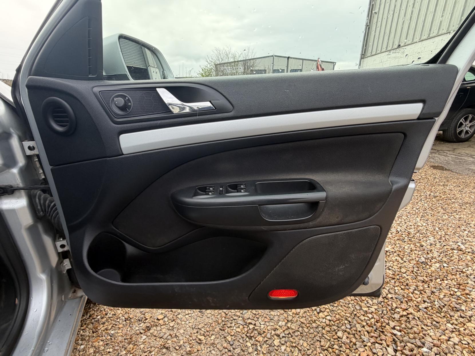 Skoda Octavia 2.0 FSI Estate 5dr Petrol Manual 4WD Euro 4 (150 bhp)