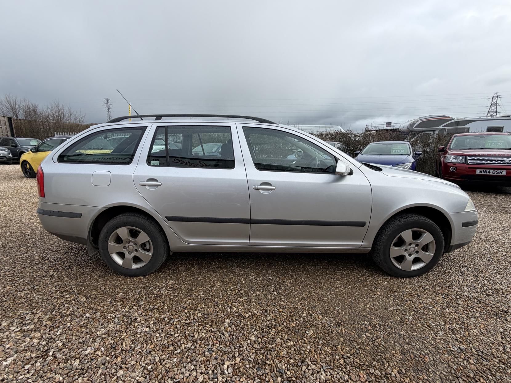 Skoda Octavia 2.0 FSI Estate 5dr Petrol Manual 4WD Euro 4 (150 bhp)
