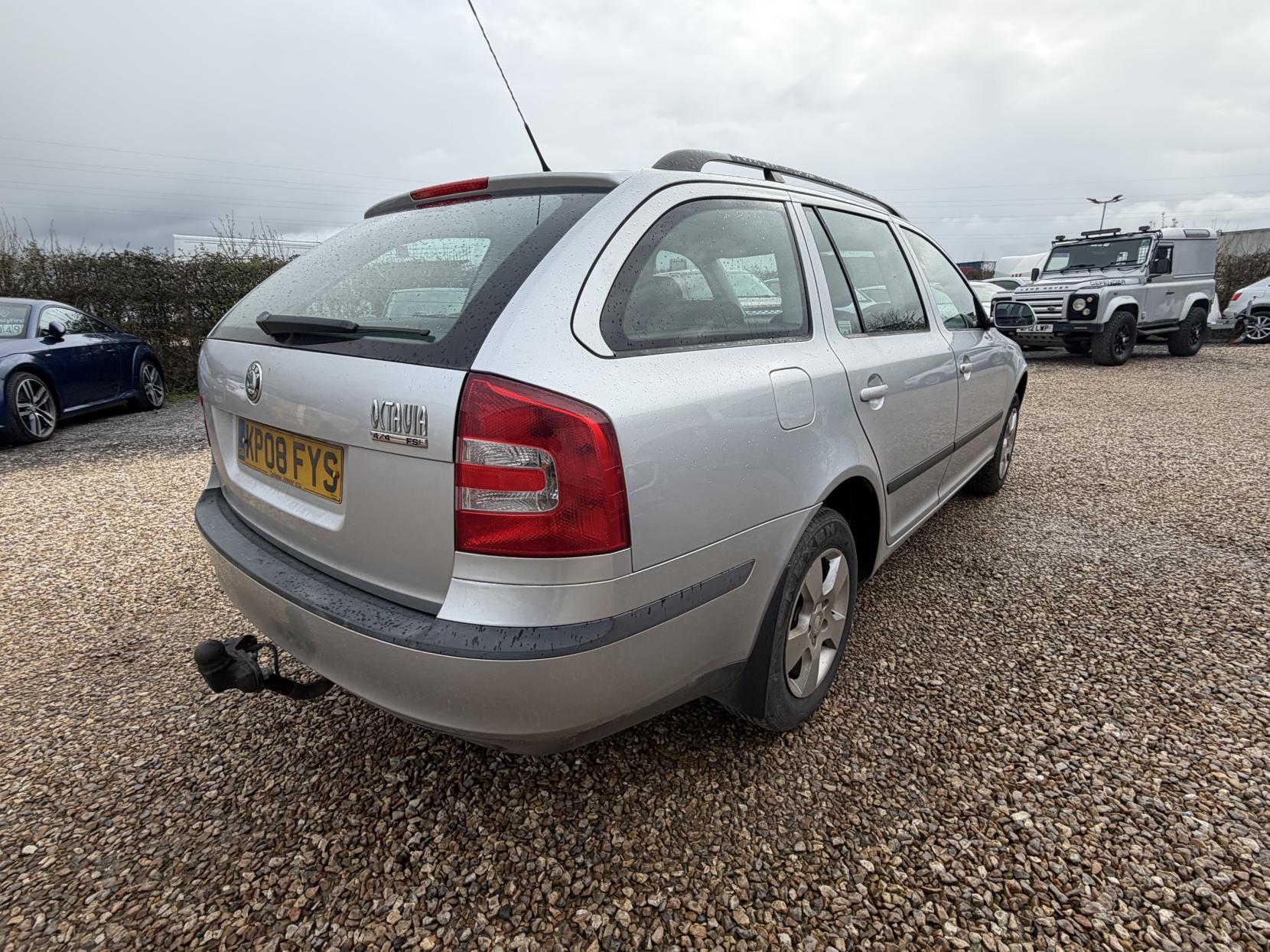 Skoda Octavia 2.0 FSI Estate 5dr Petrol Manual 4WD Euro 4 (150 bhp)
