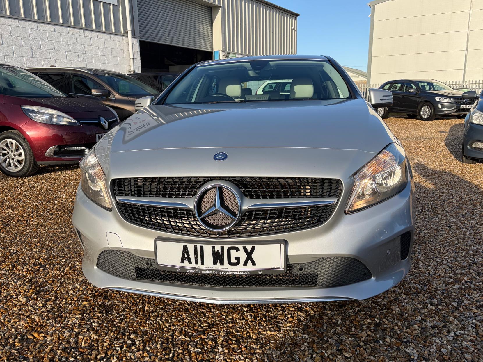 Mercedes-Benz A Class 1.5 A180d Sport (Executive) Hatchback 5dr Diesel Manual Euro 6 (s/s) (109 ps)