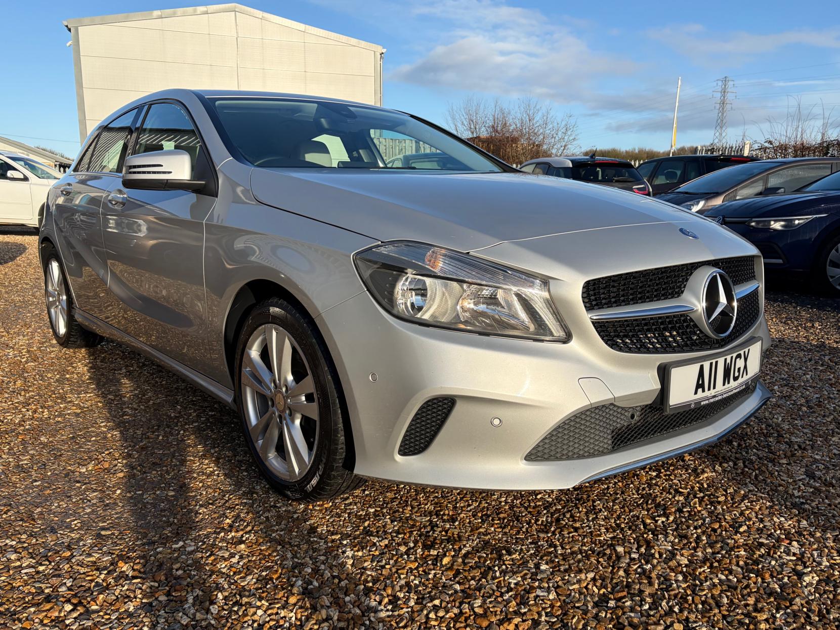 Mercedes-Benz A Class 1.5 A180d Sport (Executive) Hatchback 5dr Diesel Manual Euro 6 (s/s) (109 ps)