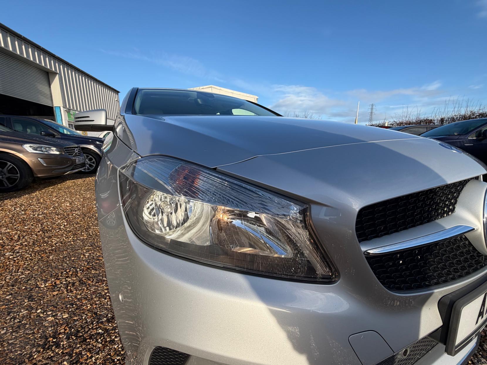 Mercedes-Benz A Class 1.5 A180d Sport (Executive) Hatchback 5dr Diesel Manual Euro 6 (s/s) (109 ps)