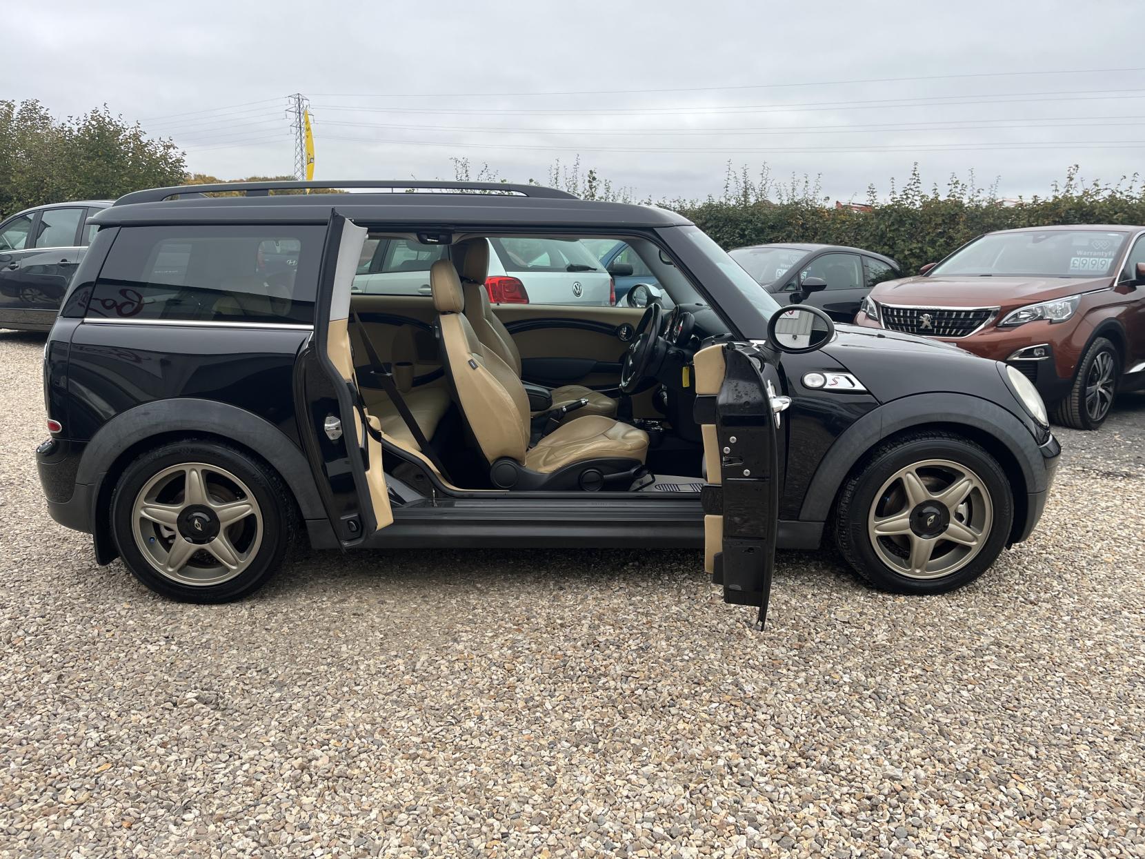 MINI Clubman 1.6 Cooper Estate 5dr Petrol Manual Euro 4 (120 ps)