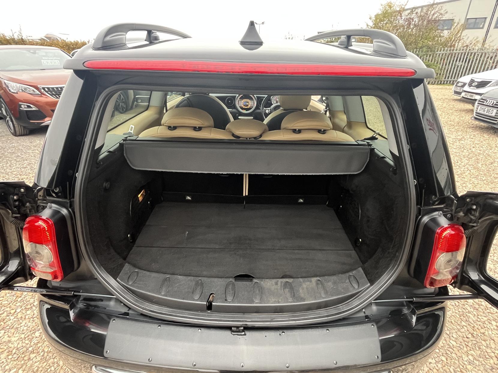 MINI Clubman 1.6 Cooper Estate 5dr Petrol Manual Euro 4 (120 ps)