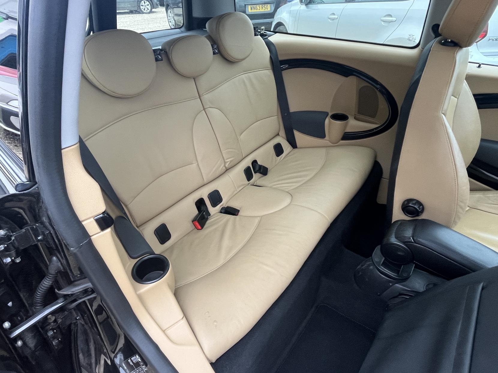 MINI Clubman 1.6 Cooper Estate 5dr Petrol Manual Euro 4 (120 ps)