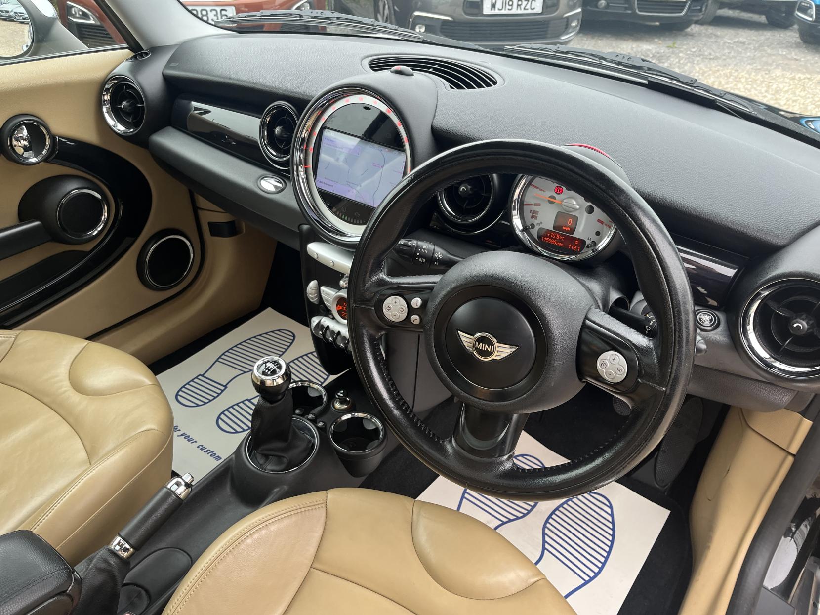 MINI Clubman 1.6 Cooper Estate 5dr Petrol Manual Euro 4 (120 ps)