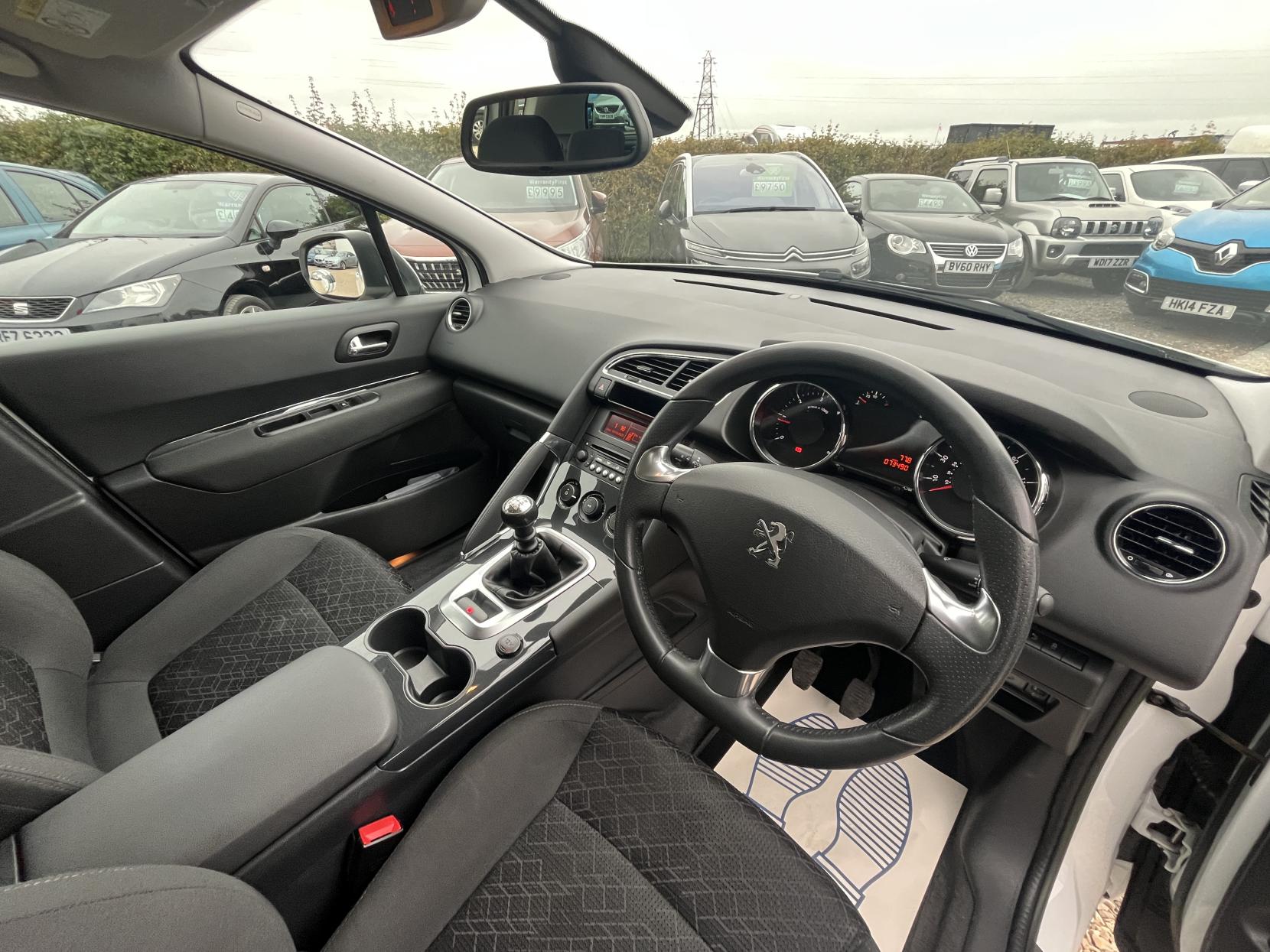 Peugeot 3008 1.6 HDi Active SUV 5dr Diesel Manual Euro 5 (115 ps)