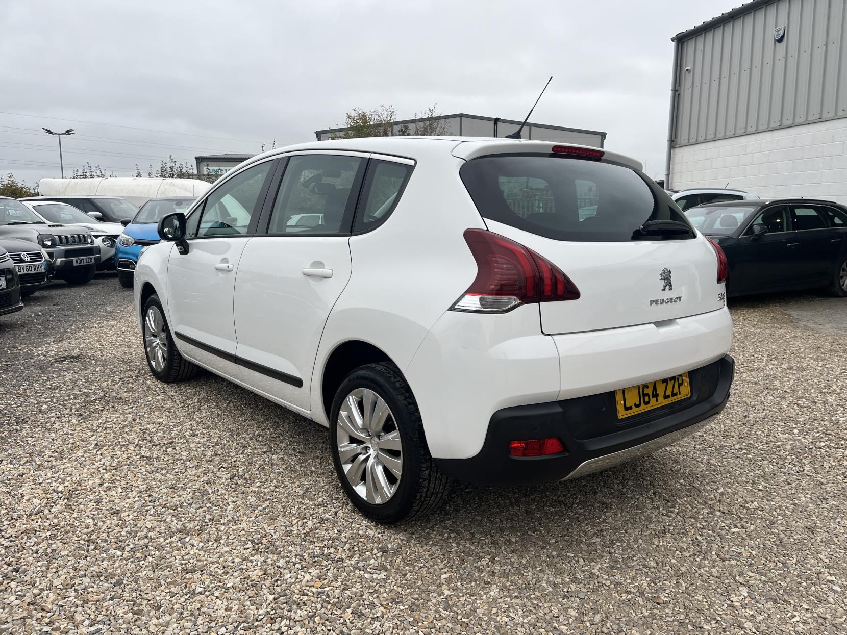 Peugeot 3008 1.6 HDi Active SUV 5dr Diesel Manual Euro 5 (115 ps)