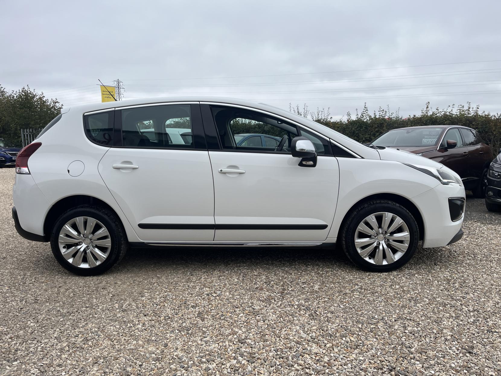 Peugeot 3008 1.6 HDi Active SUV 5dr Diesel Manual Euro 5 (115 ps)