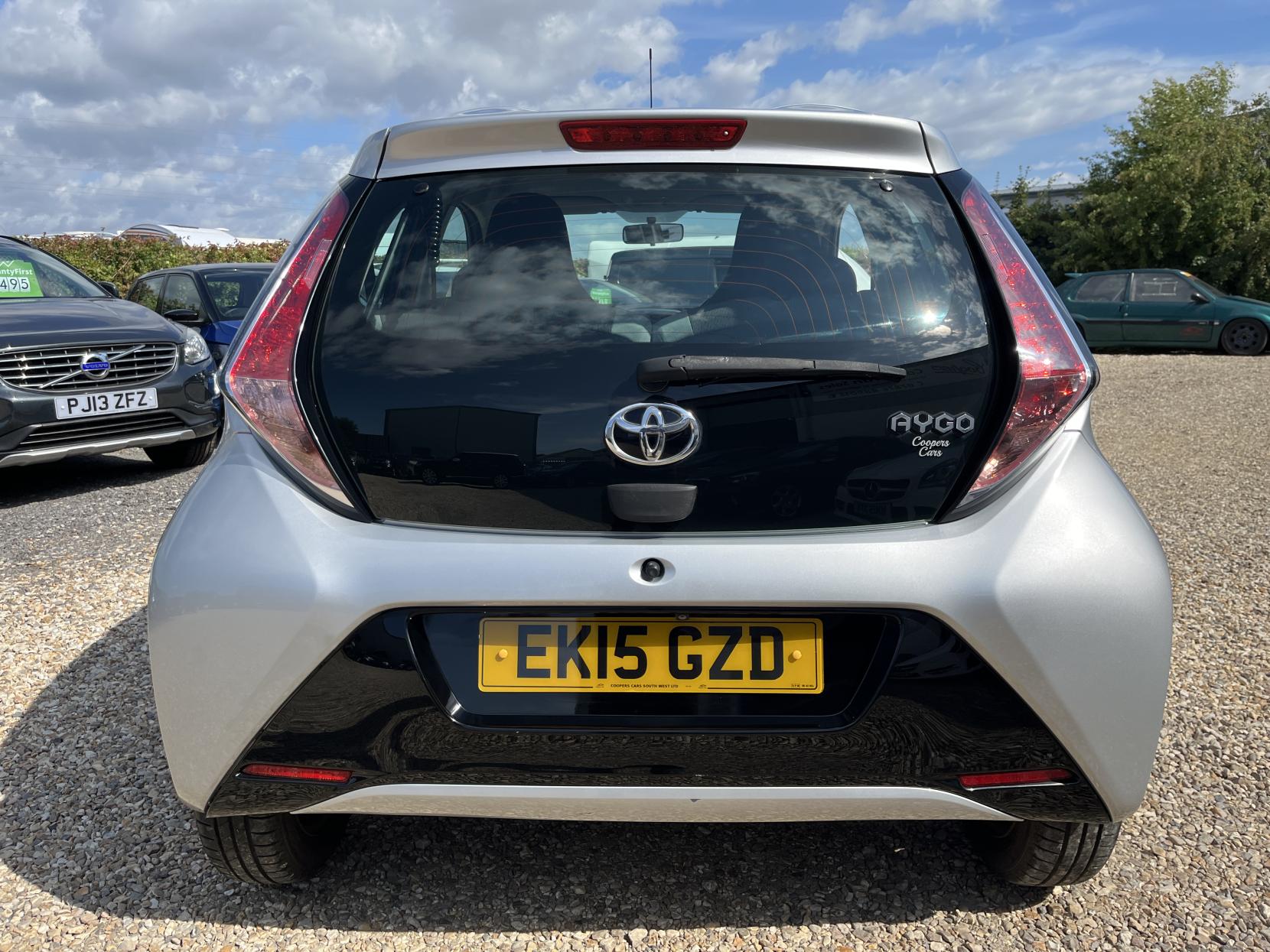 Toyota AYGO 1.0 VVT-i x-play Hatchback 5dr Petrol Manual Euro 5 Euro 5 (68 ps)
