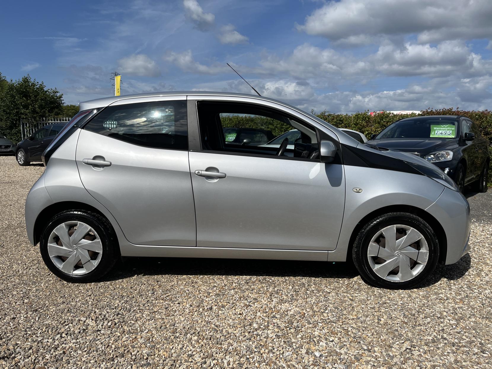 Toyota AYGO 1.0 VVT-i x-play Hatchback 5dr Petrol Manual Euro 5 Euro 5 (68 ps)