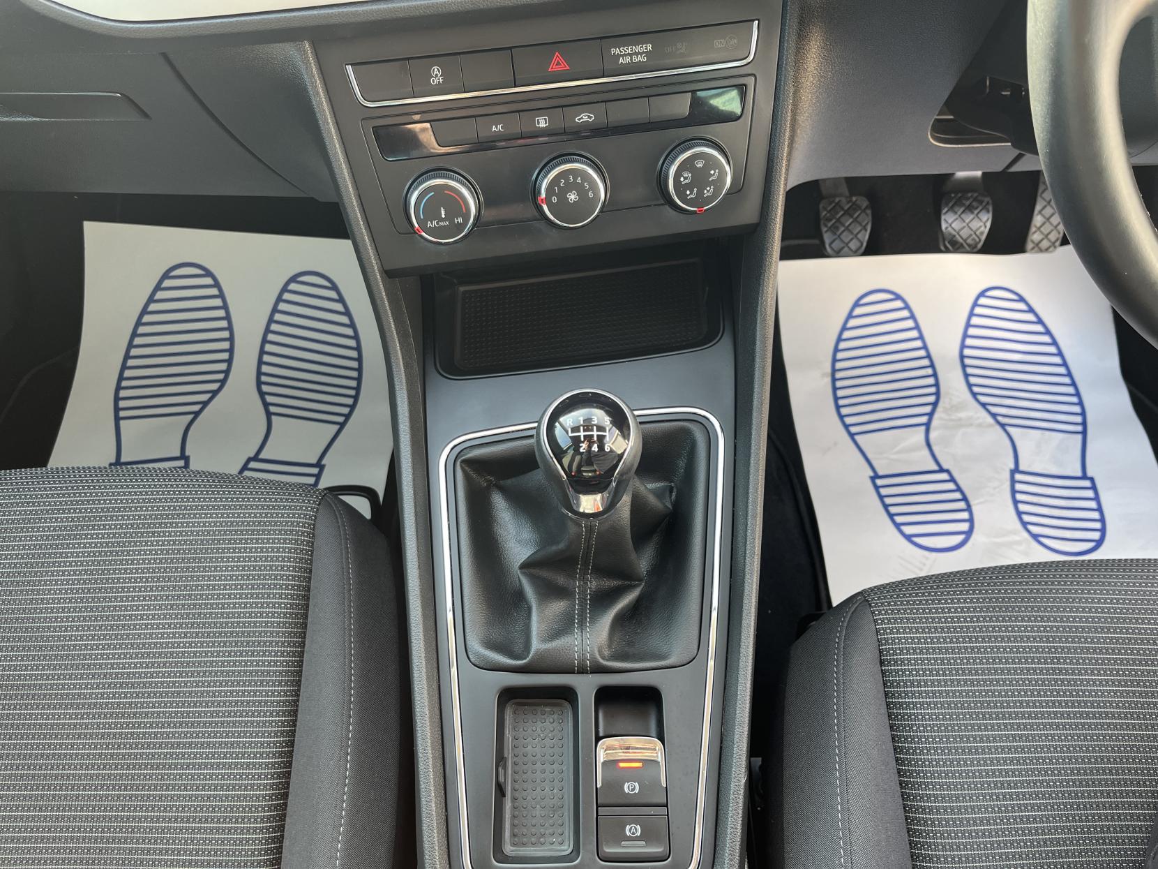 SEAT Leon 1.2 TSI SE Dynamic Technology Hatchback 5dr Petrol Manual Euro 6 (s/s) (110 ps)