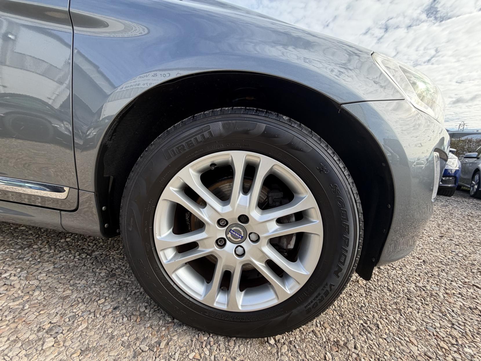 Volvo XC60 2.0 D4 SE Lux SUV 5dr Diesel Manual Euro 6 (s/s) (190 ps)