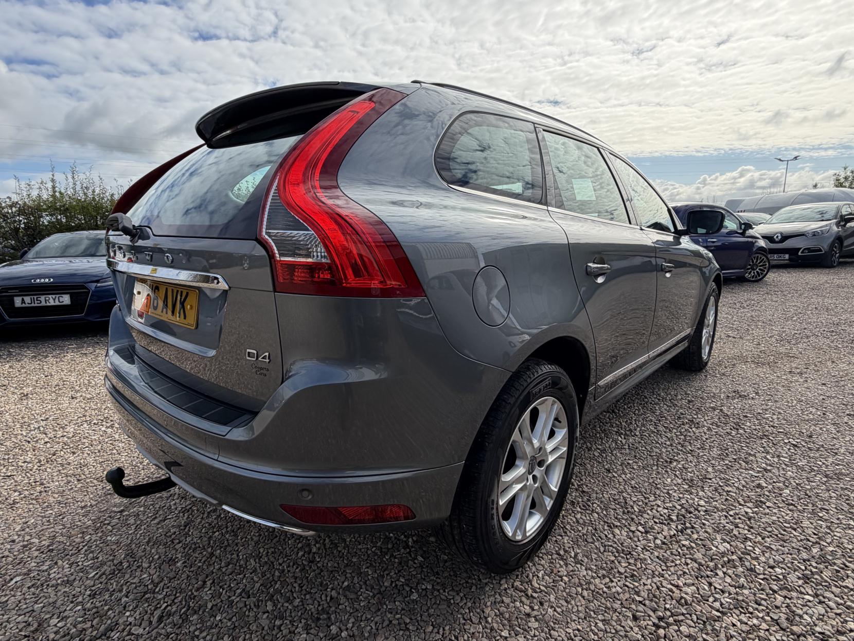 Volvo XC60 2.0 D4 SE Lux SUV 5dr Diesel Manual Euro 6 (s/s) (190 ps)