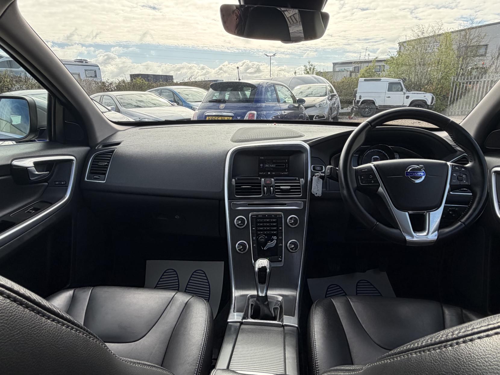 Volvo XC60 2.0 D4 SE Lux SUV 5dr Diesel Manual Euro 6 (s/s) (190 ps)