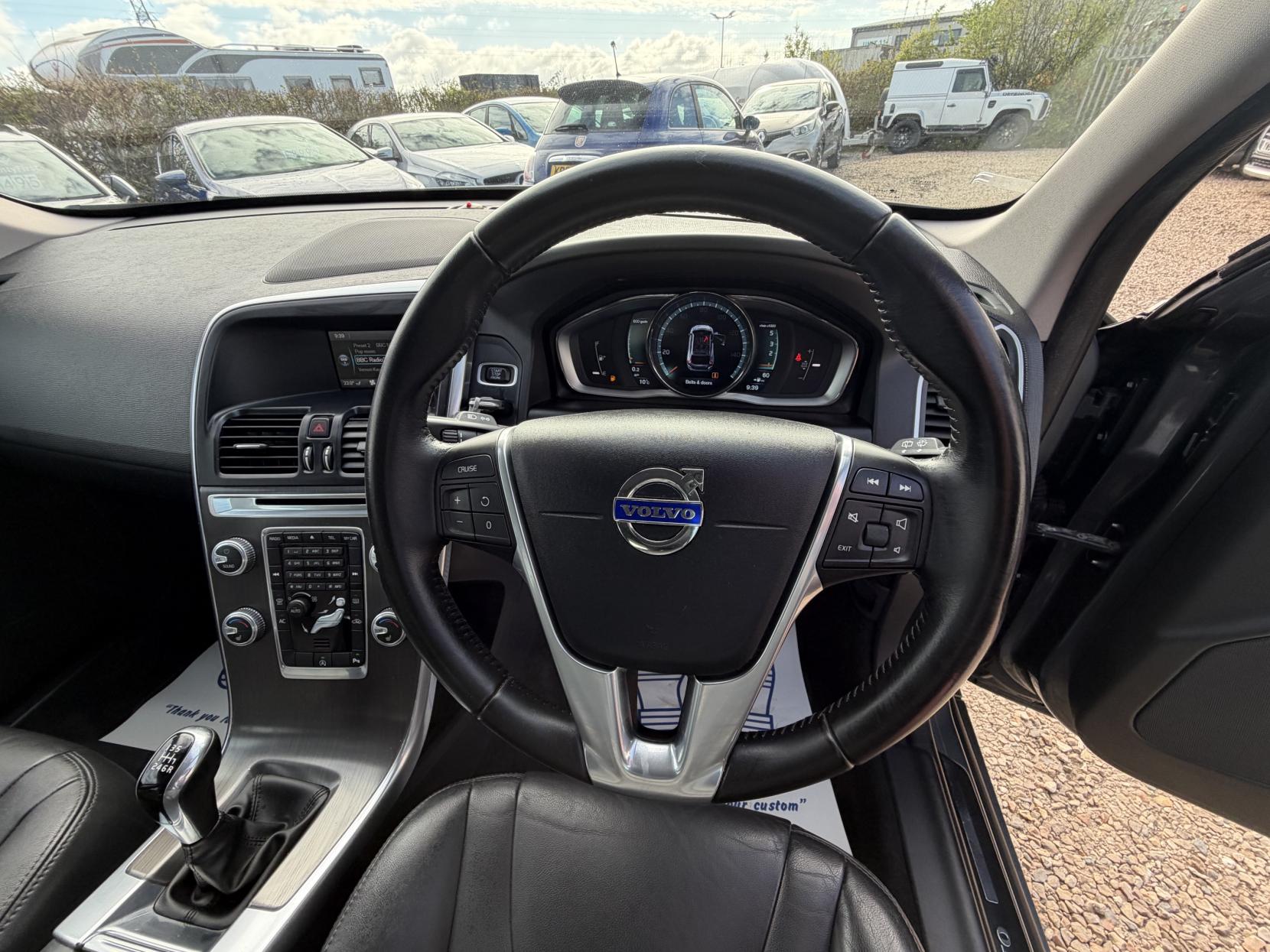 Volvo XC60 2.0 D4 SE Lux SUV 5dr Diesel Manual Euro 6 (s/s) (190 ps)