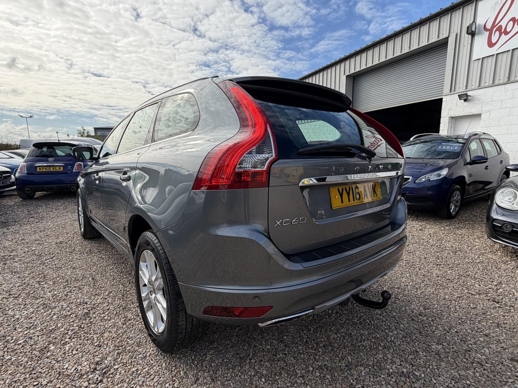Volvo XC60 2.0 D4 SE Lux SUV 5dr Diesel Manual Euro 6 (s/s) (190 ps)