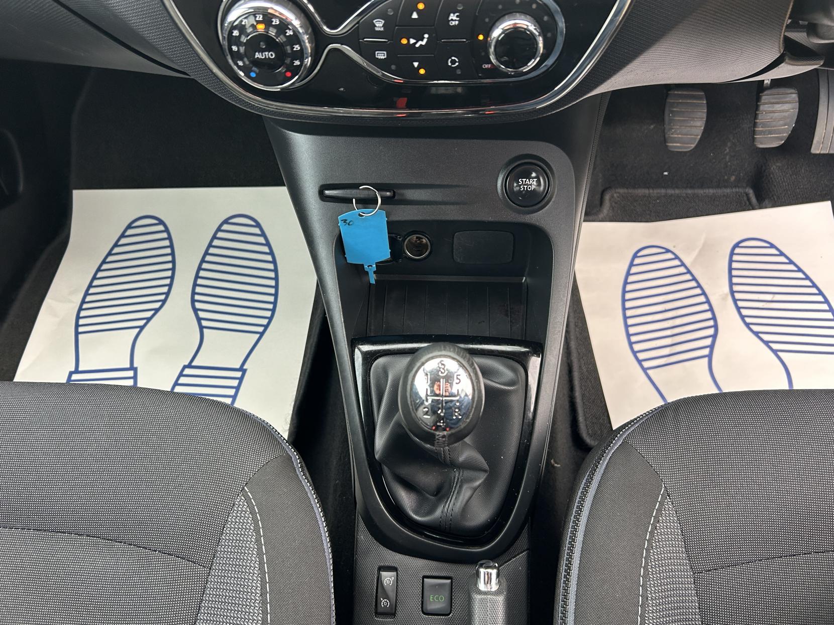 Renault Captur 1.5 dCi ENERGY Dynamique S MediaNav SUV 5dr Diesel Manual Euro 5 (s/s) (90 ps)