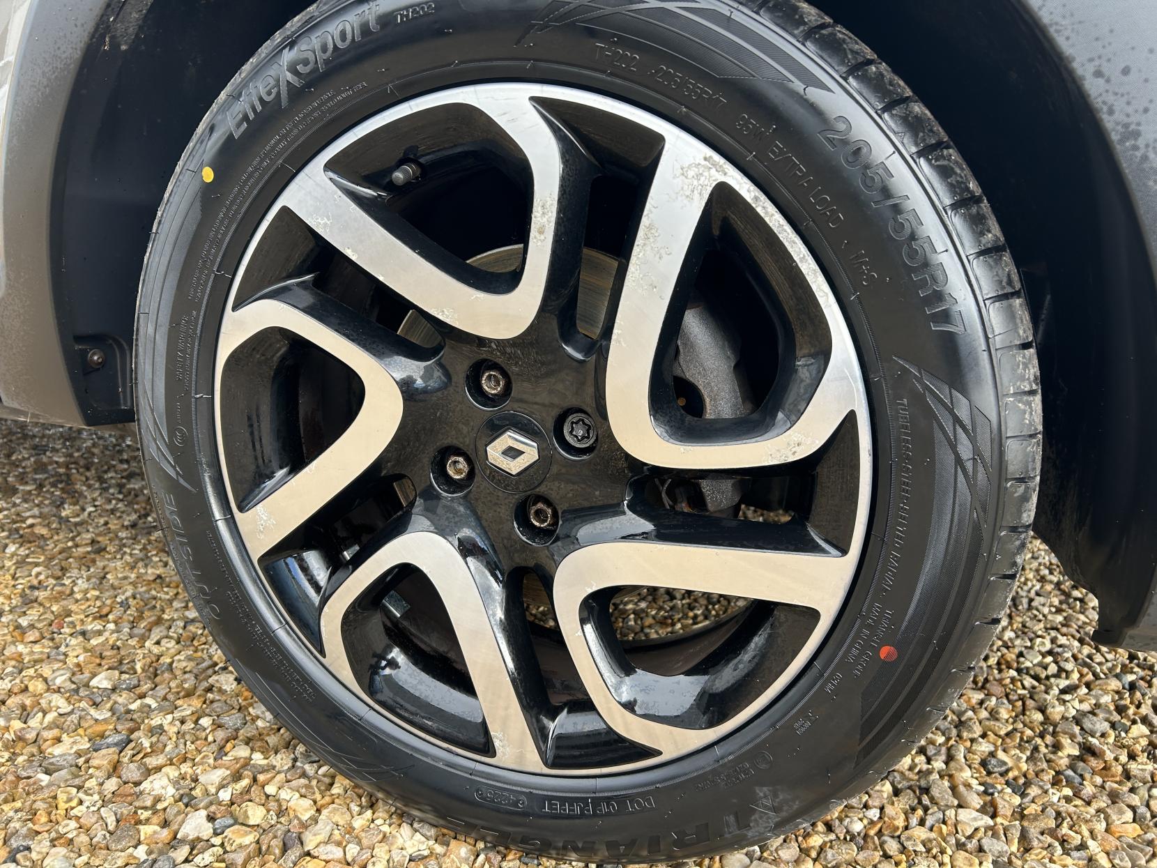 Renault Captur 1.5 dCi ENERGY Dynamique S MediaNav SUV 5dr Diesel Manual Euro 5 (s/s) (90 ps)