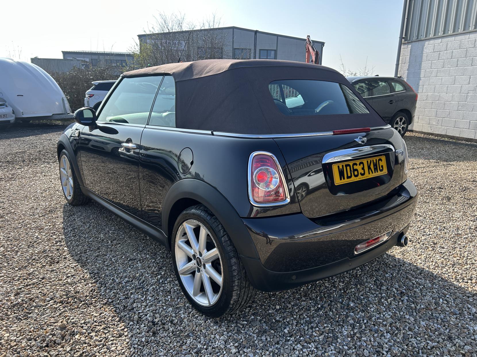 MINI Convertible 1.6 Cooper D Highgate Convertible 2dr Diesel Manual Euro 5 (s/s) (112 ps)