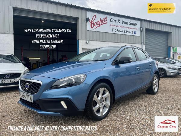 Volvo V40 Cross Country 1.6 D2 Lux Hatchback 5dr Diesel Powershift Euro 5 (s/s) (115 ps)