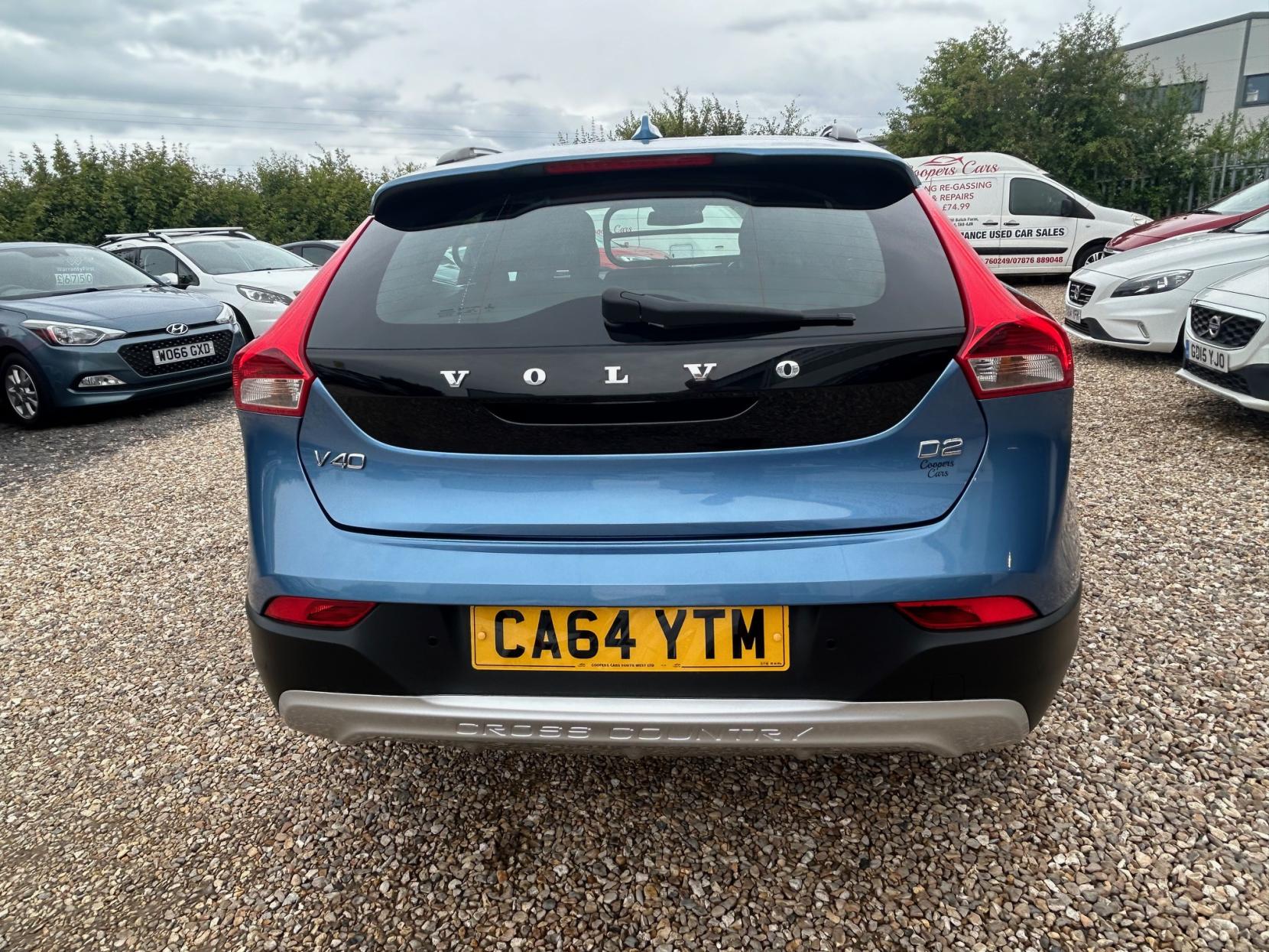 Volvo V40 Cross Country 1.6 D2 Lux Hatchback 5dr Diesel Powershift Euro 5 (s/s) (115 ps)