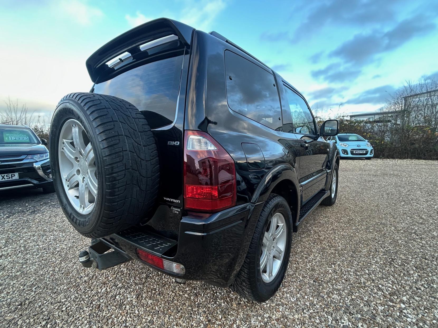 Mitsubishi Shogun 3.2 DI-D Warrior SUV 3dr Diesel Automatic (278 g/km, 158 bhp)