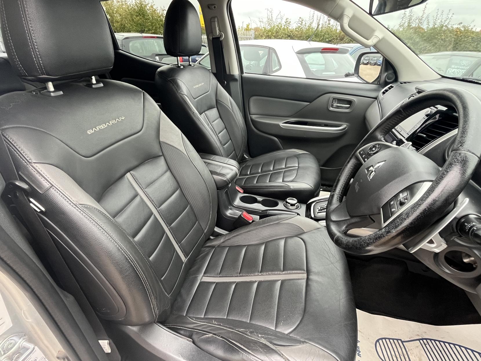 Mitsubishi L200 2.4 DI-D DC Barbarian Pickup Double Cab 4dr Diesel Auto 4WD Euro 5 (178 ps)