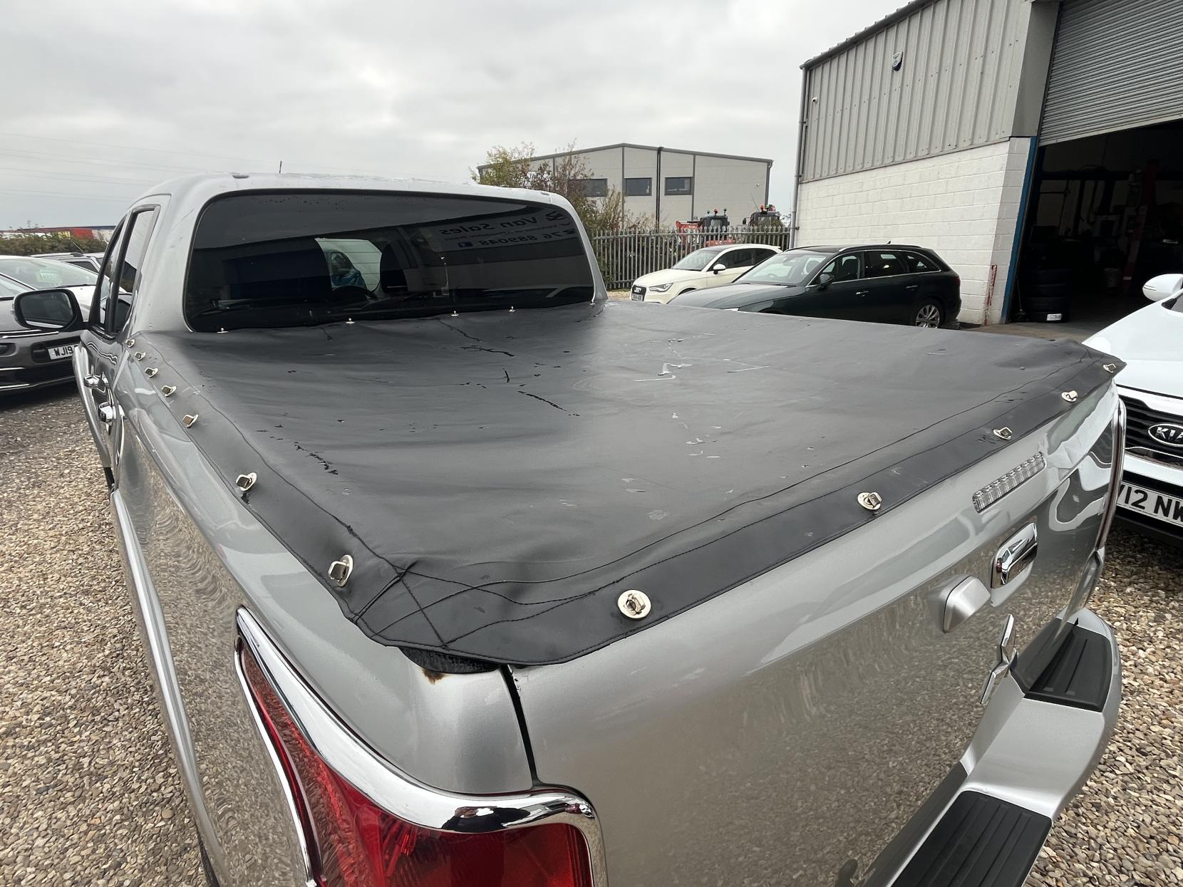 Mitsubishi L200 2.4 DI-D DC Barbarian Pickup Double Cab 4dr Diesel Auto 4WD Euro 5 (178 ps)