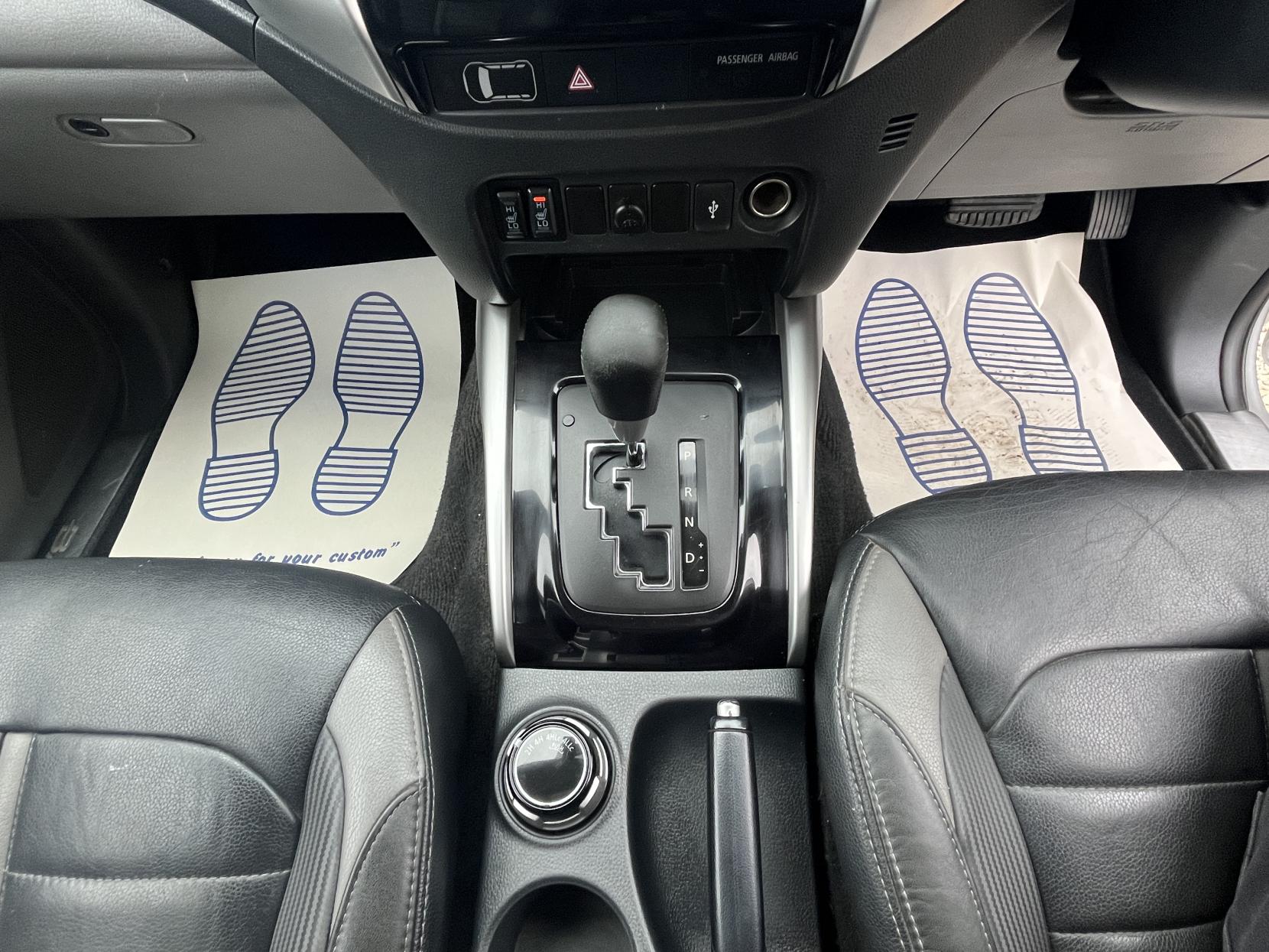 Mitsubishi L200 2.4 DI-D DC Barbarian Pickup Double Cab 4dr Diesel Auto 4WD Euro 5 (178 ps)