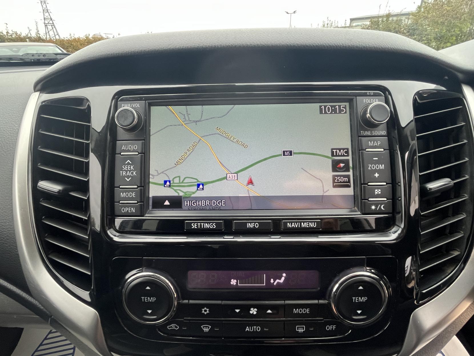 Mitsubishi L200 2.4 DI-D DC Barbarian Pickup Double Cab 4dr Diesel Auto 4WD Euro 5 (178 ps)