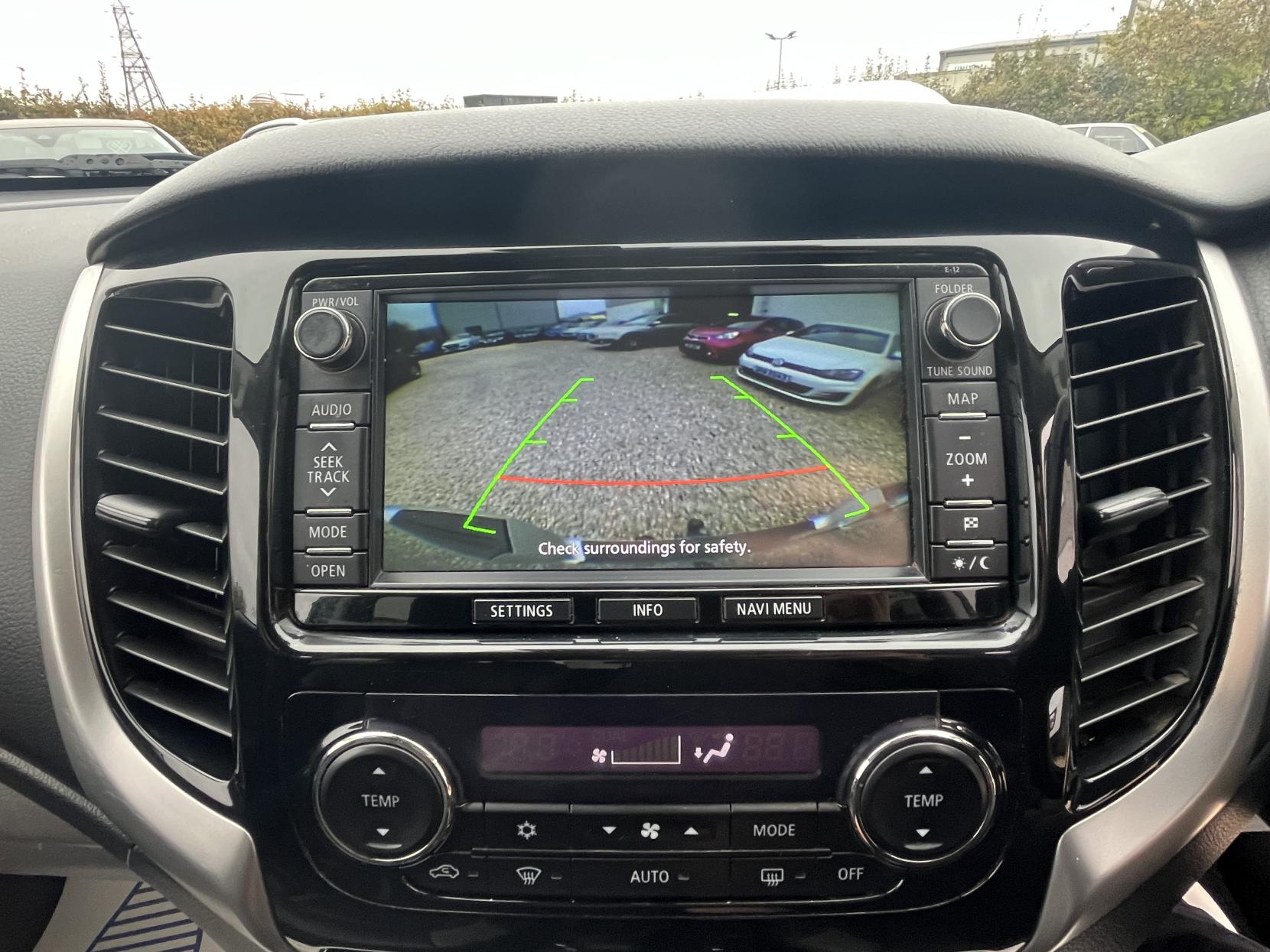 Mitsubishi L200 2.4 DI-D DC Barbarian Pickup Double Cab 4dr Diesel Auto 4WD Euro 5 (178 ps)