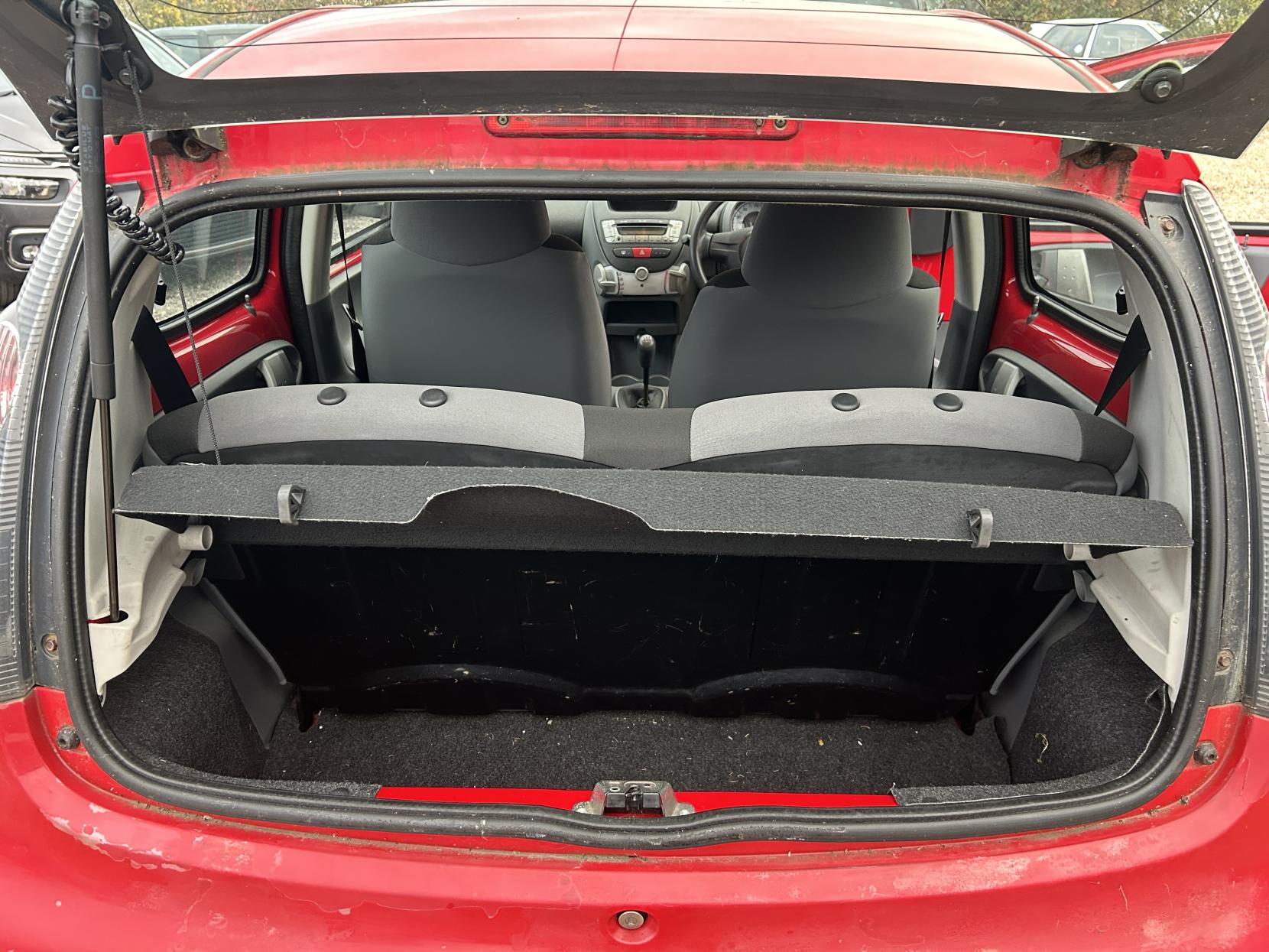 Citroen C1 1.0i Vibe Hatchback 5dr Petrol Manual Euro 4 (67 ps)