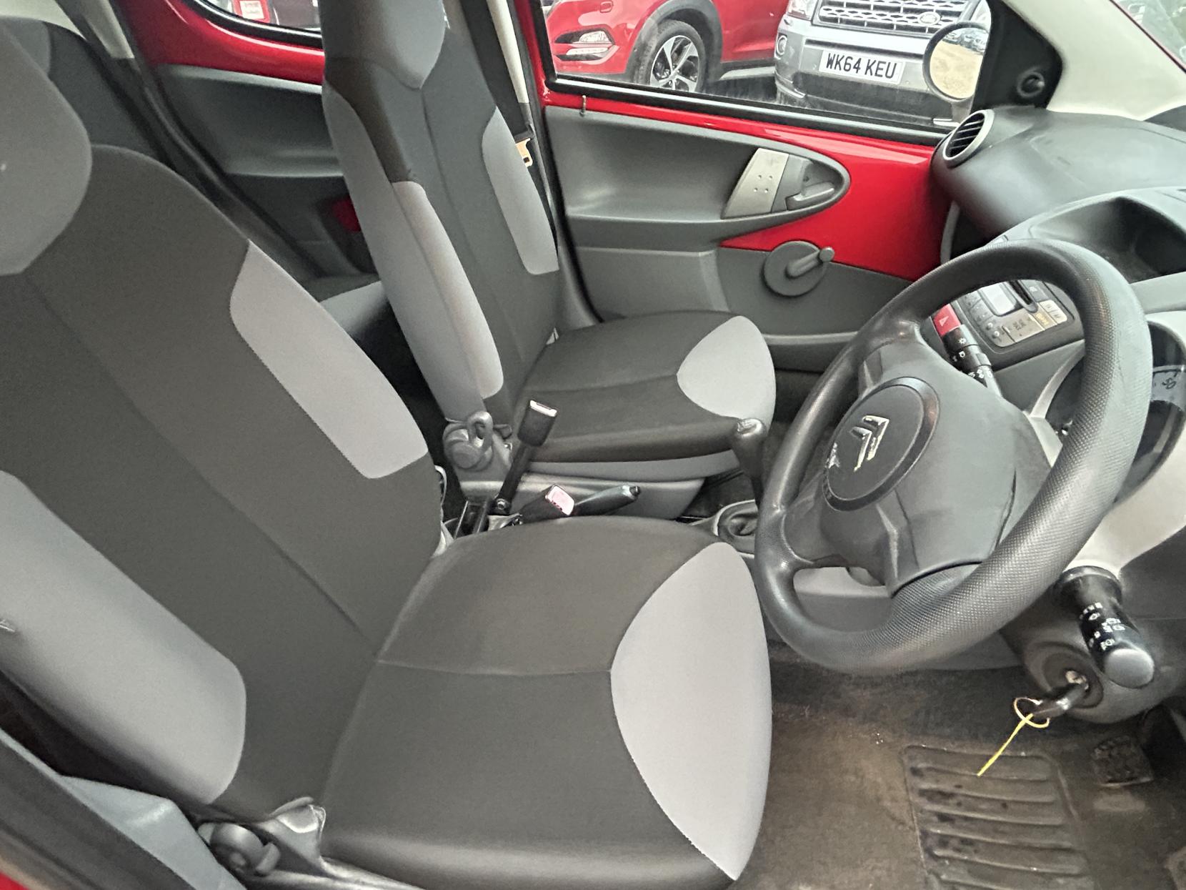 Citroen C1 1.0i Vibe Hatchback 5dr Petrol Manual Euro 4 (67 ps)