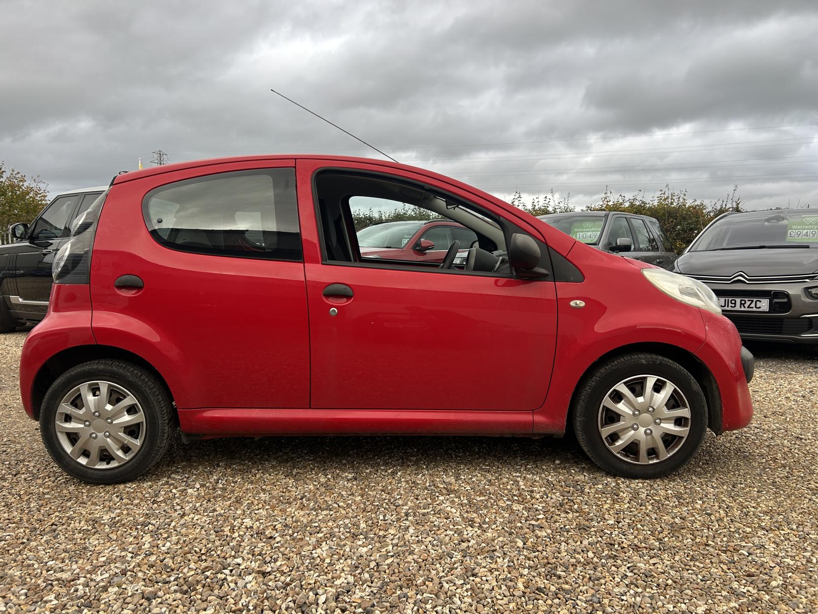 Citroen C1 1.0i Vibe Hatchback 5dr Petrol Manual Euro 4 (67 ps)