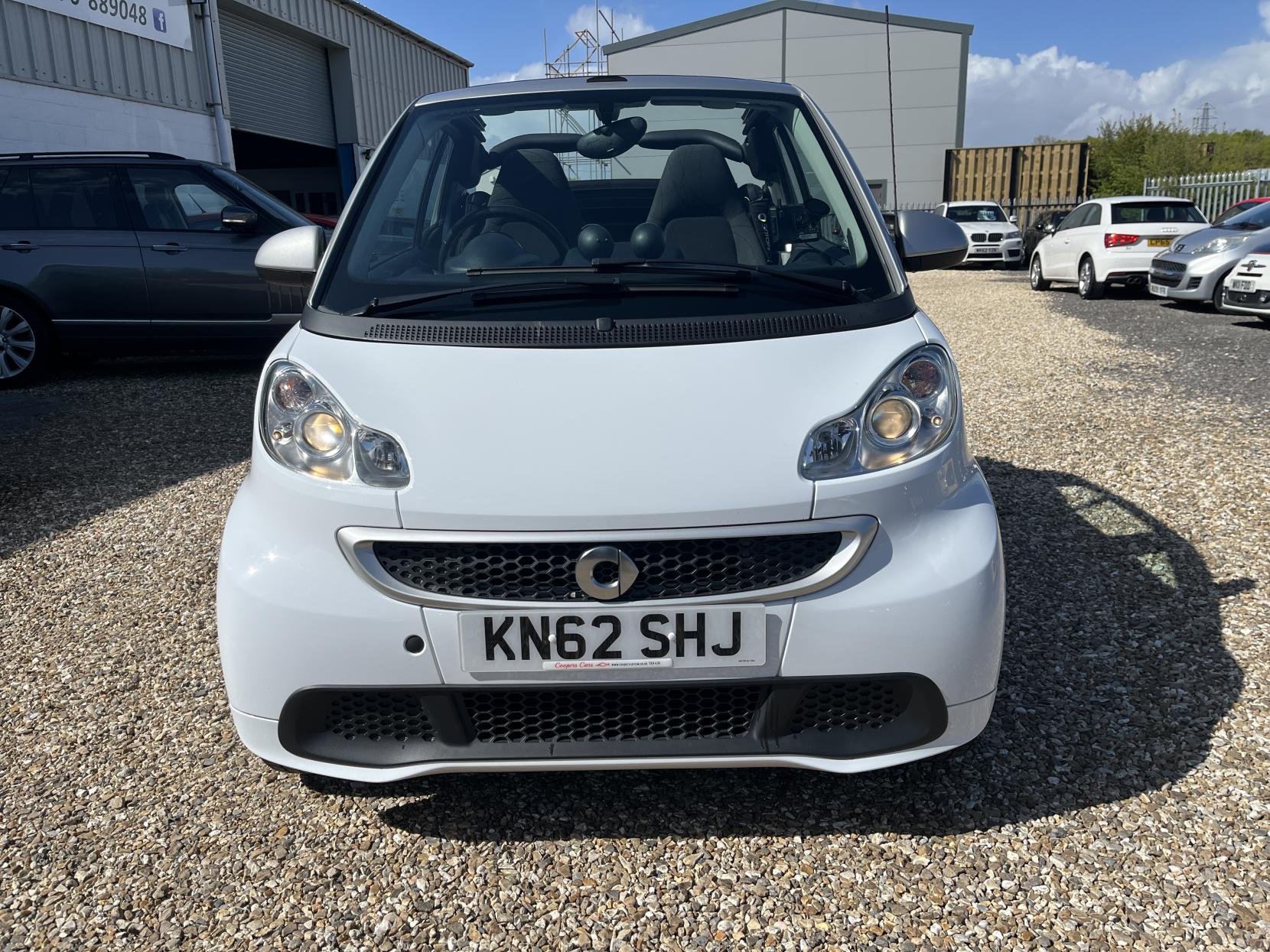 Smart fortwo 1.0 MHD Passion Cabriolet 2dr Petrol SoftTouch Euro 5 (s/s) (71 bhp)
