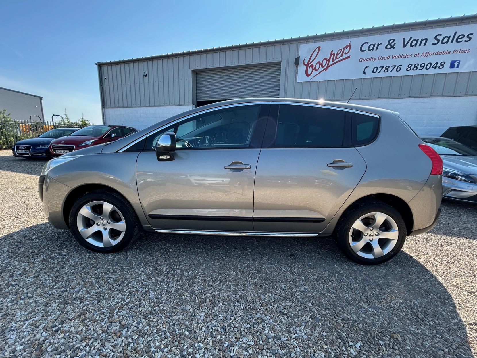Peugeot 3008 1.6 HDi Exclusive SUV 5dr Diesel EGC Euro 4 (110 bhp)