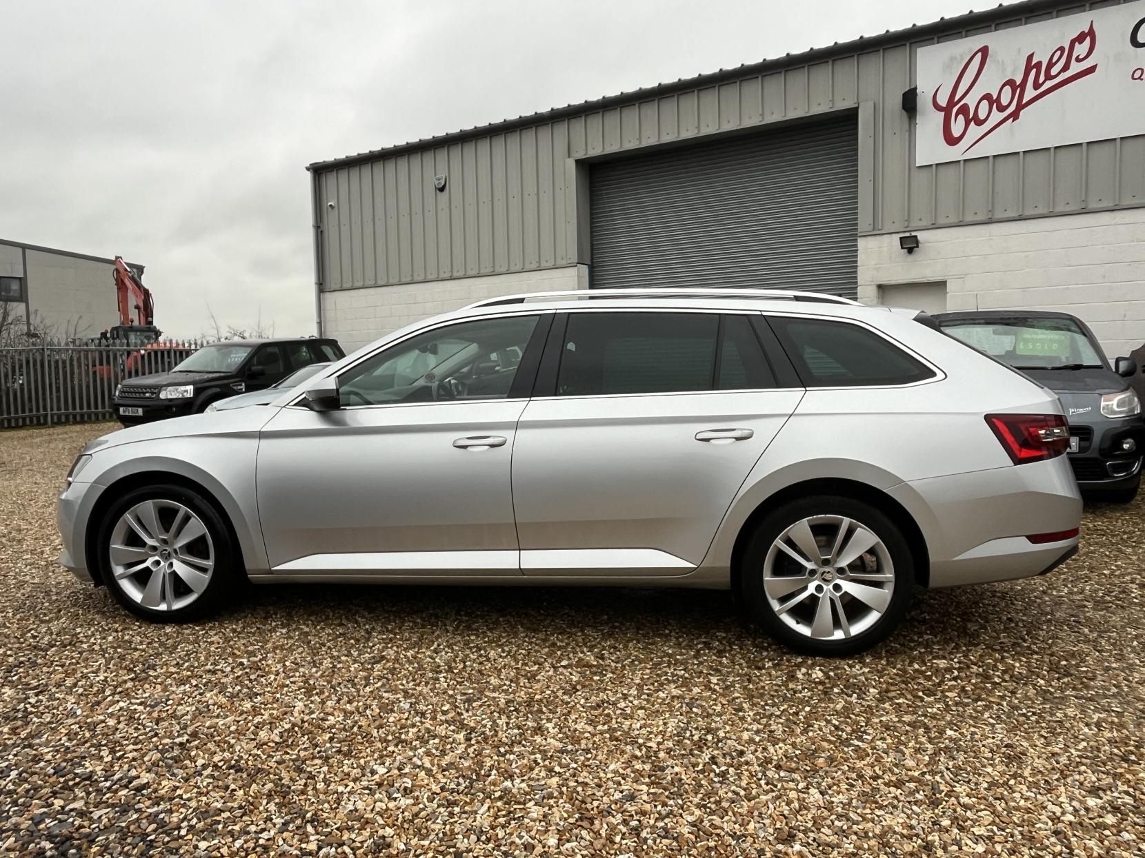 Skoda Superb 2.0 TDI SE L Executive Estate 5dr Diesel DSG Auto 6Spd Euro 6 (s/s) (150 ps)