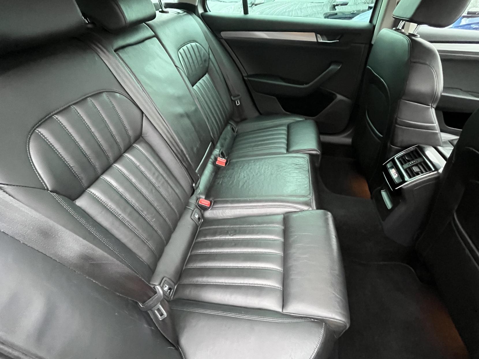 Skoda Superb 2.0 TDI SE L Executive Estate 5dr Diesel DSG Auto 6Spd Euro 6 (s/s) (150 ps)