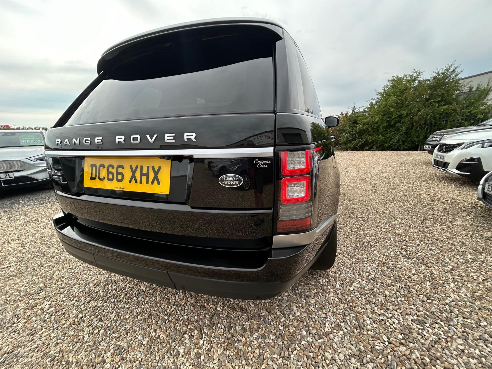 Land Rover Range Rover 4.4 SD V8 Vogue SE SUV 5dr Diesel Auto 4WD Euro 6 (s/s) (339 ps)
