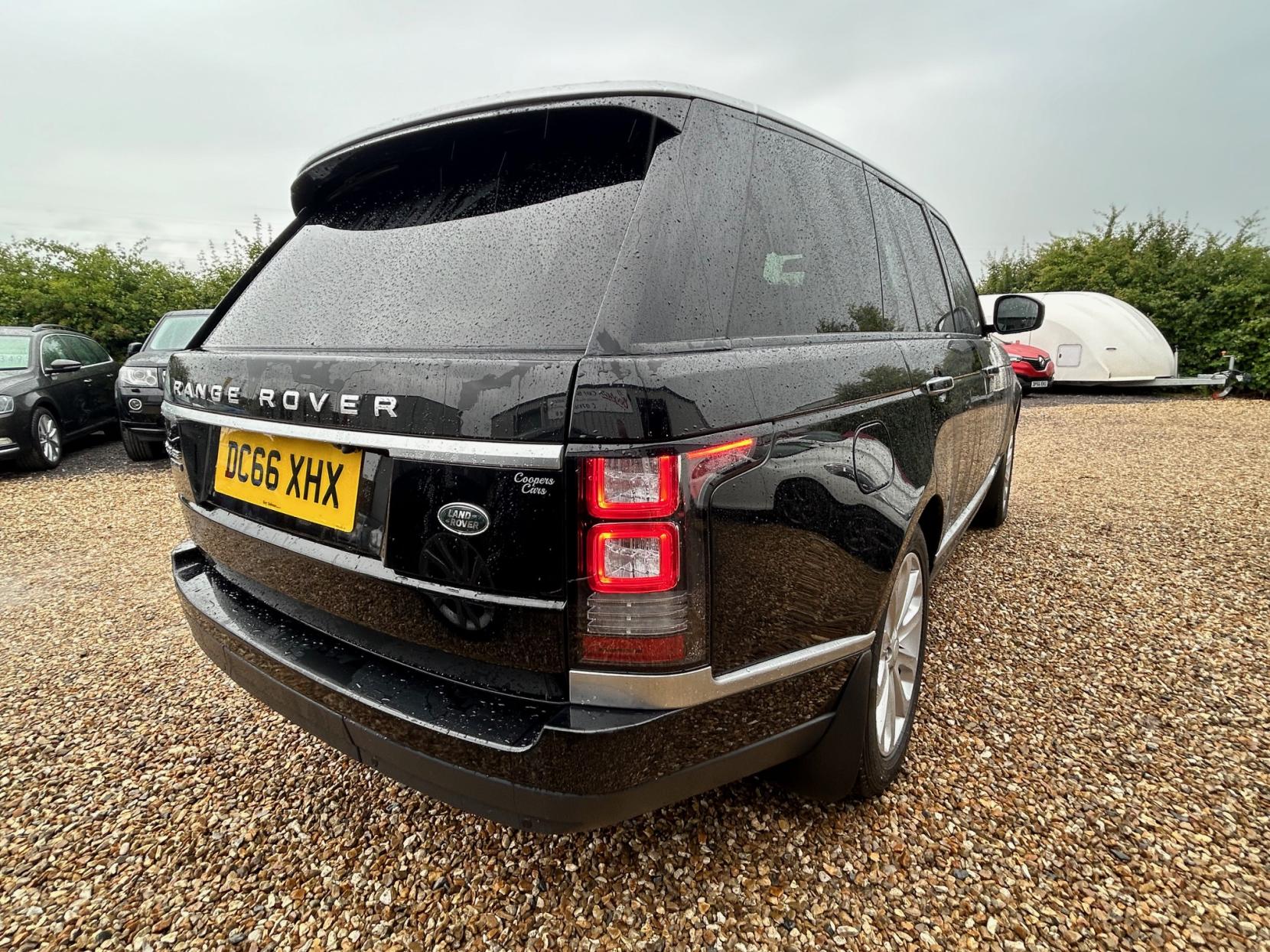 Land Rover Range Rover 4.4 SD V8 Vogue SE SUV 5dr Diesel Auto 4WD Euro 6 (s/s) (339 ps)