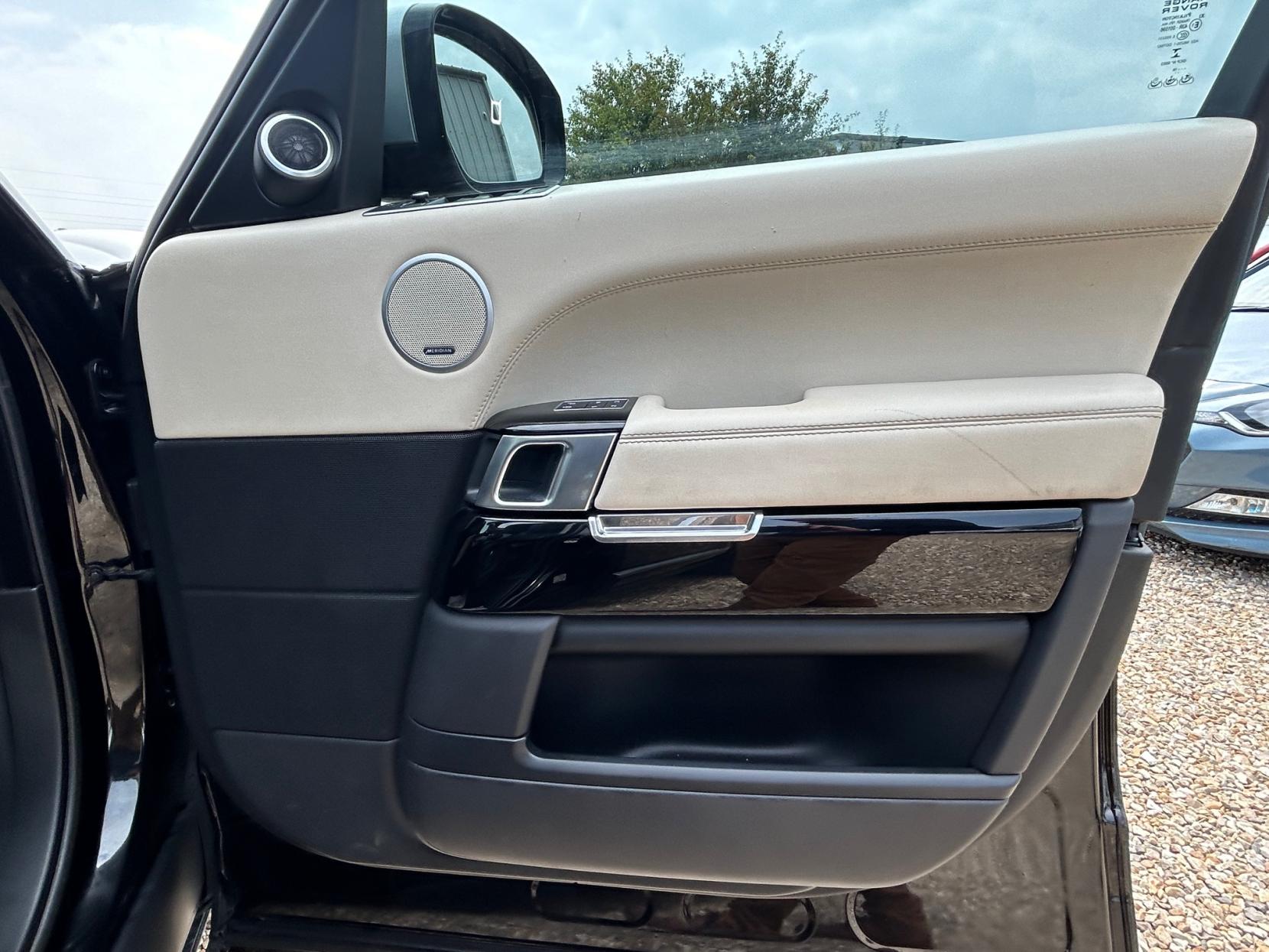 Land Rover Range Rover 4.4 SD V8 Vogue SE SUV 5dr Diesel Auto 4WD Euro 6 (s/s) (339 ps)